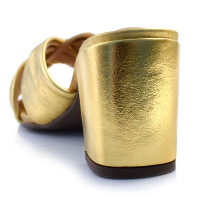 tamanco-de-couro-e-salto-bloco-suzzara-dourado-20127-7361-met-4-.jpg