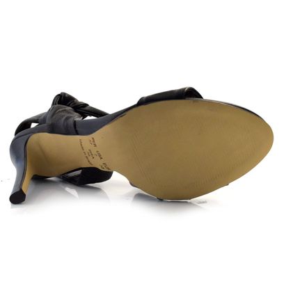 sandalia-de-couro-e-salto-alto-suzzara-preto-452-7310-7-.jpg