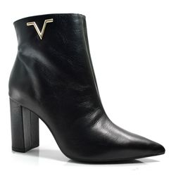 Ankle Boots de Couro Feminino Via Marte Preto 063-012-01