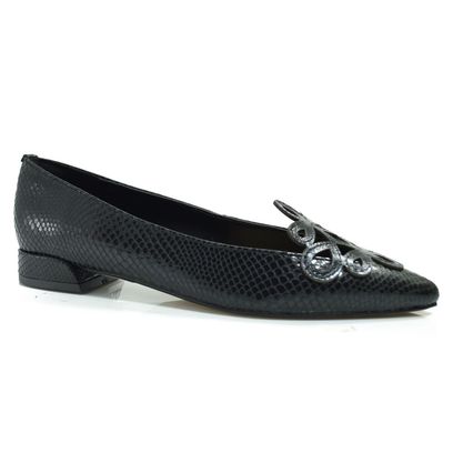 sapatilha-de-couro-e-bico-fino-suzzara-preto-5533923-1-.jpg