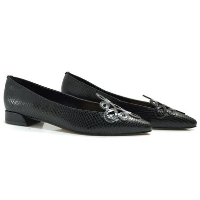 sapatilha-de-couro-e-bico-fino-suzzara-preto-5533923-2-.jpg