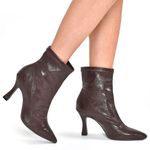 ankle-boots-de-salto-feminino-via-marte-marrom-094-001-01-2-.jpg