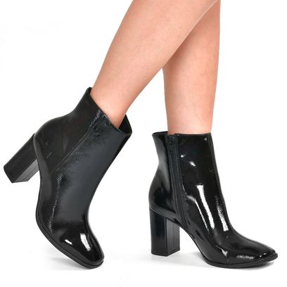 ankle-boots-de-salto-bloco-feminino-via-marte-preto-247-001-01-2-.jpg