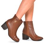 bota-de-couro-e-cano-curto-feminina-via-marte-marrom-224-002-01-2-.jpg