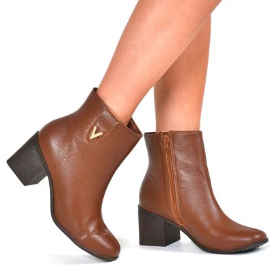 bota-de-couro-e-cano-curto-feminina-via-marte-marrom-224-002-01-2-.jpg