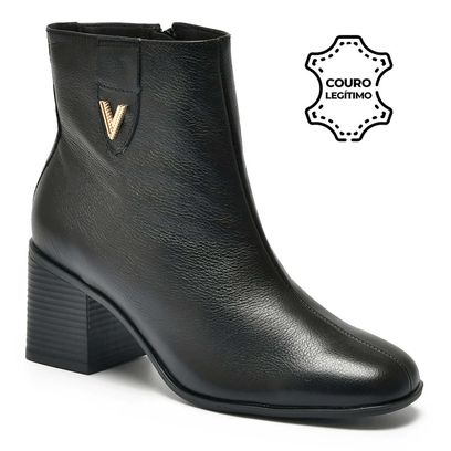 bota-de-couro-e-cano-curto-feminina-via-marte-preto-224-002-01-1-.jpg