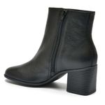 bota-de-couro-e-cano-curto-feminina-via-marte-preto-224-002-01-5-.jpg