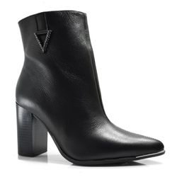 Bota de Couro e Cano Curto Via Marte Preto 230-001-01