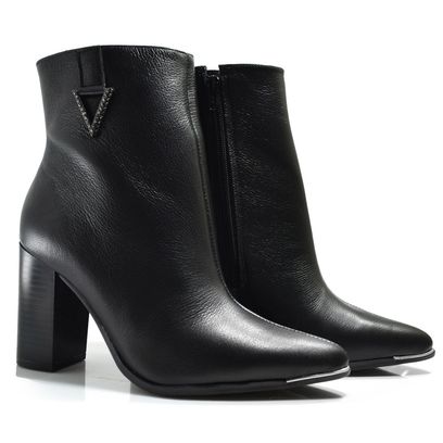 bota-de-couro-e-cano-curto-via-marte-preto-230-001-01-2-.jpg