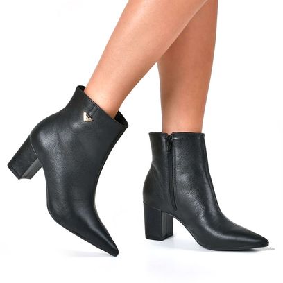 bota-de-couro-e-cano-curto-via-marte-preto-236-003-01-2-.jpg