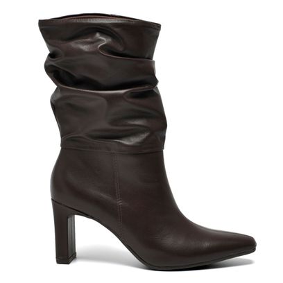 bota-slouchy-de-couro-feminina-via-marte-marrom-356-004-01-3-.jpg